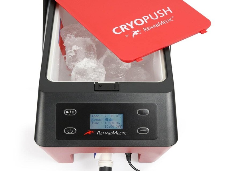 Equipo CryoPush abierto mostrando componentes